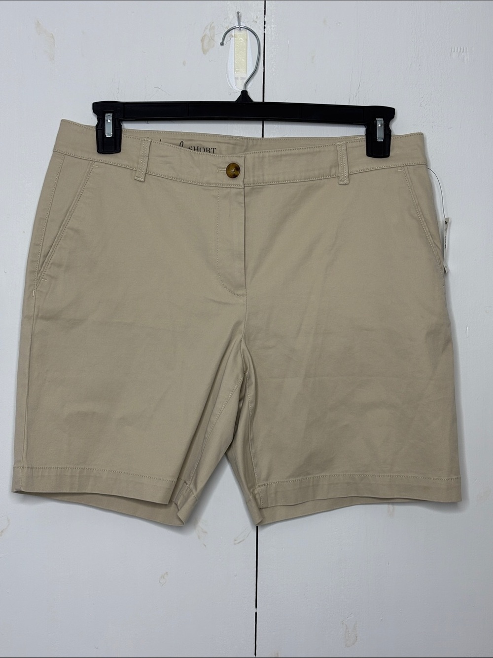 Talbots NWT the weekend 7” short tan size tan